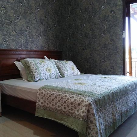 Papyrus Homestay Banyuwangi  Exterior photo