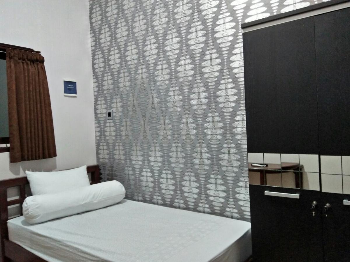 Papyrus Homestay Banyuwangi  Exterior photo